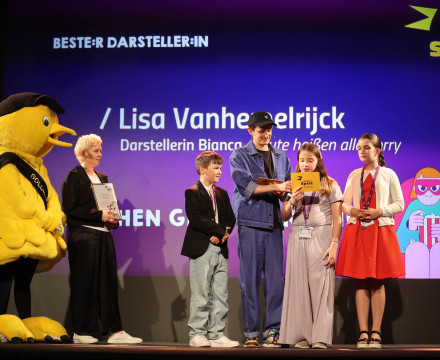 GS-2026-Preisverleihung-Buehne-00033-copyright-Festival-Goldener-Spatz-2026-Foto-Carlo-Bansini