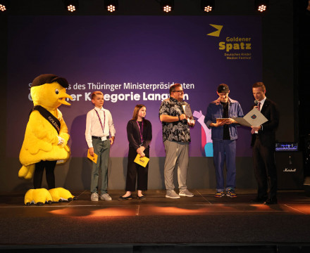 GS-2026-Preisverleihung-Buehne-00037-copyright-Festival-Goldener-Spatz-2026-Foto-Carlo-Bansini