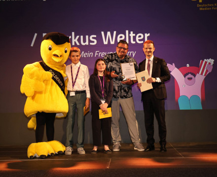 GS-2026-Preisverleihung-Buehne-00038-copyright-Festival-Goldener-Spatz-2026-Foto-Carlo-Bansini